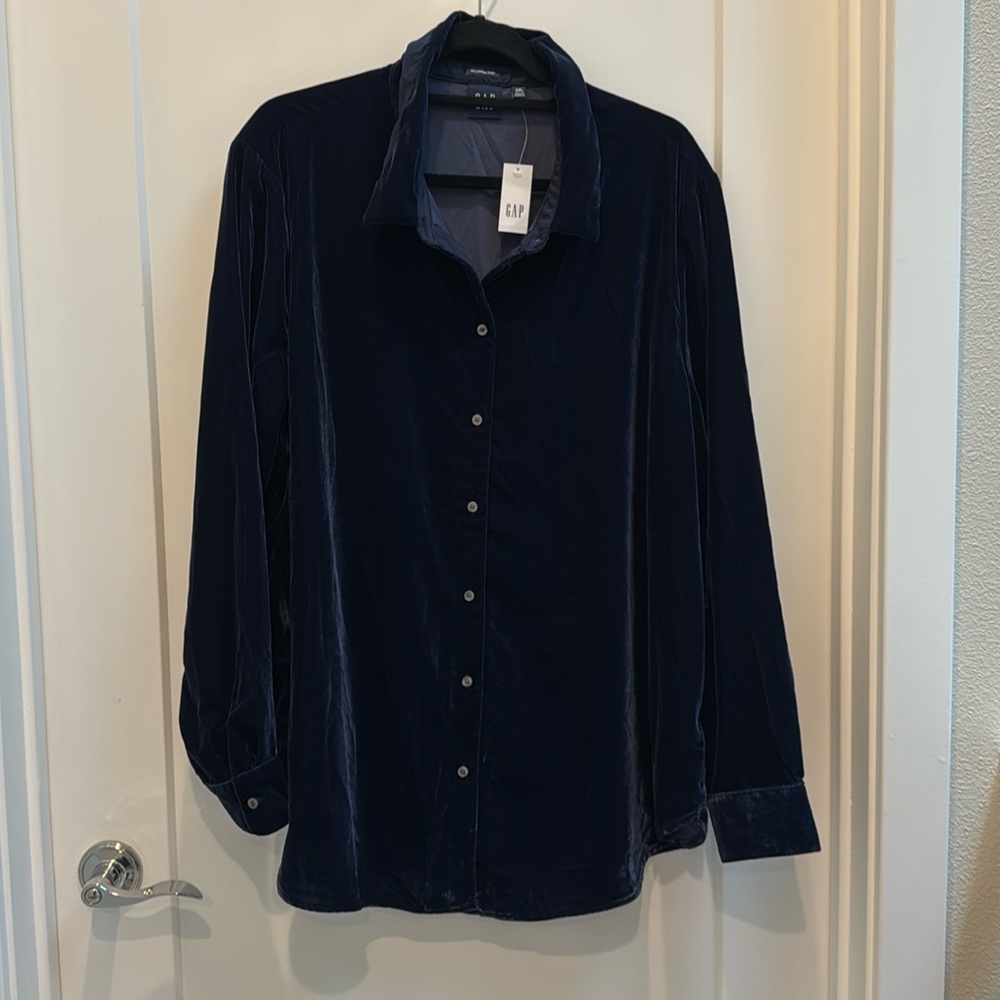 GAP - Blue boyfriend long sleeve button down velvet shirt.  NWT. XXL.